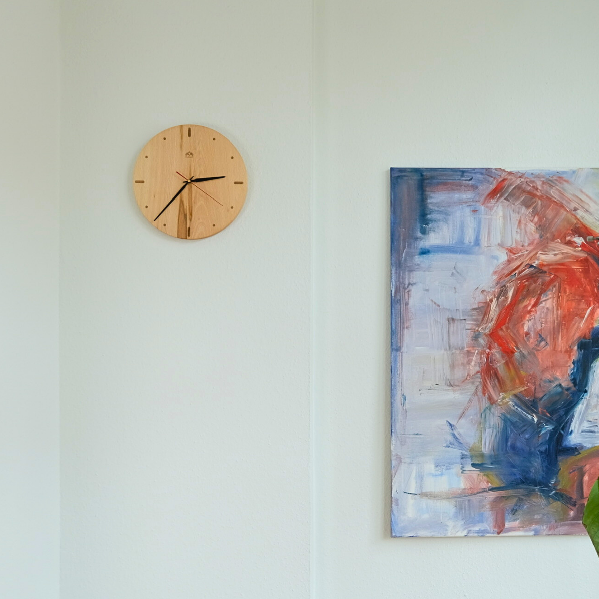 myduct Premium Funk-Wanduhr "Rundzeit" aus Buchenholz Ø 30cm, lautloses Uhrwerk für Wohnzimmer Schlafzimmer Küche