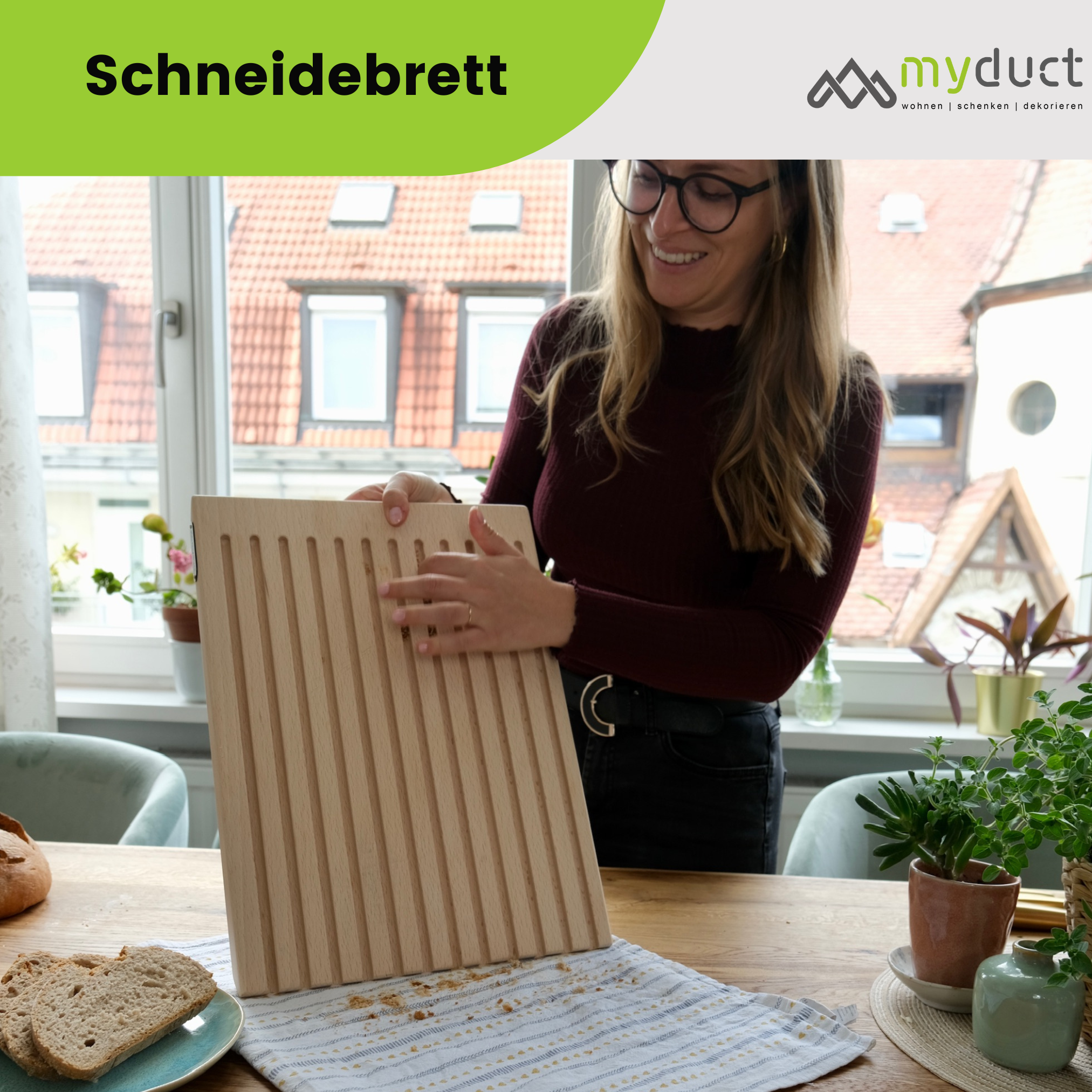 Brotschneidebrett mit Gravur aus Buche mit Krümmelrost 40 x 30cm mit Griffmulde
